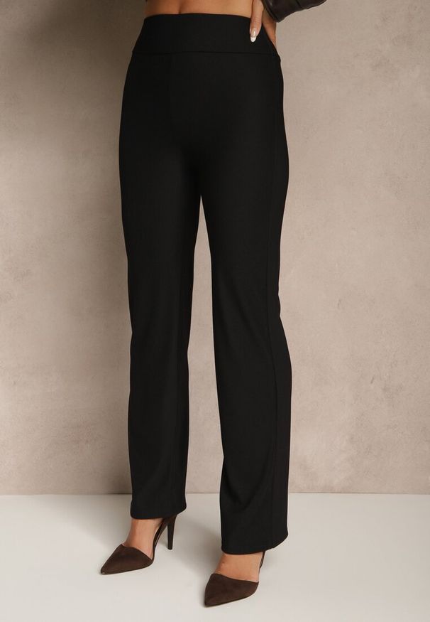 Renee - Czarne Spodnie High Waist o Prostym Fasonie z Gumką w Talii Wedamira. Okazja: na co dzień. Stan: podwyższony. Kolor: czarny. Styl: sportowy, casual