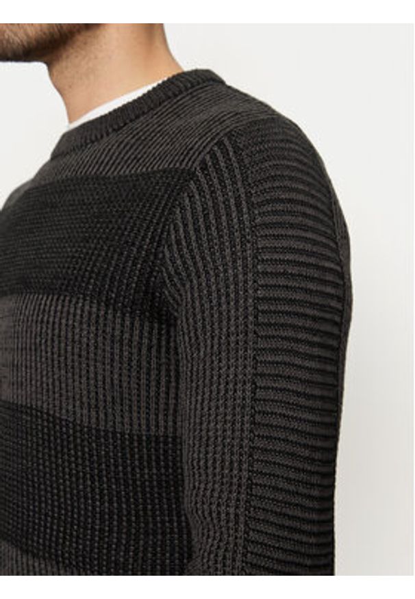 Jack & Jones Sweter Hugo 12258607 Czarny Regular Fit. Kolor: czarny. Materiał: bawełna