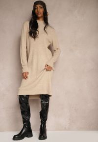 Renee - Beżowa Pudełkowa Sukienka z Wiskozą Modalem i Guzikami Jesalttia. Okazja: na co dzień. Kolor: beżowy. Materiał: wiskoza. Długość rękawa: długi rękaw. Typ sukienki: proste. Styl: elegancki, casual #4