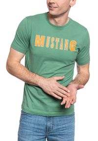 Mustang - MUSTANG Alex LOGO Tee 1009516 6398. Kolor: zielony #5