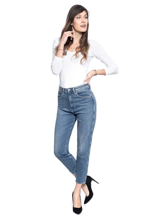 Wrangler - SPODNIE DAMSKIE WRANGLER MOM JEANS SAND STORM W246JH14U 112127937