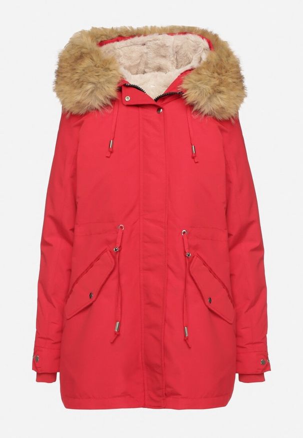 Born2be - Czerwona Zimowa Kurtka Parka z Odpinanym Futerkowym Zdobieniem i Kapturem Sialinnea. Okazja: na spacer, na co dzień. Kolor: czerwony. Materiał: dzianina, futro, jeans. Wzór: aplikacja. Sezon: zima. Styl: elegancki, casual