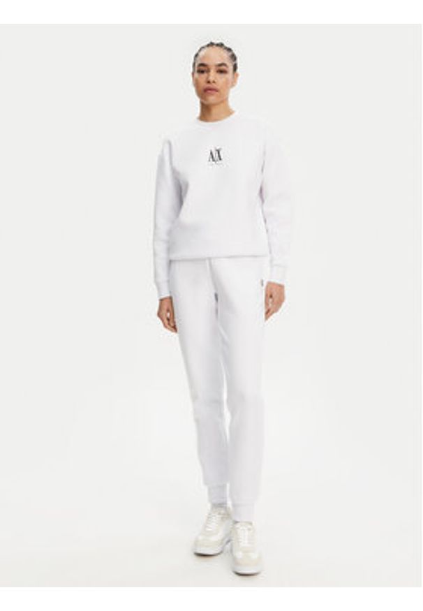 Armani Exchange Spodnie dresowe XW000824 AF10818 U0002 Biały Regular Fit. Kolor: biały. Materiał: bawełna