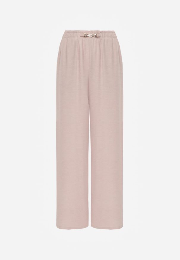 Renee - Różowe Spodnie Casual o Szerokim Kroju High Waist Zdobione Aplikacją Nephise. Okazja: na co dzień. Stan: podwyższony. Kolekcja: plus size. Kolor: różowy. Długość: krótkie. Wzór: aplikacja. Styl: casual
