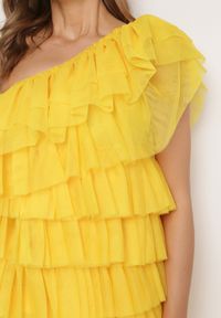 Born2be - Żółta Sukienka Mini na Jedno Ramię Asymetryczna z Falbankami Nomenta. Typ kołnierza: kołnierz z falbankami. Kolor: żółty. Typ sukienki: asymetryczne. Długość: mini #2