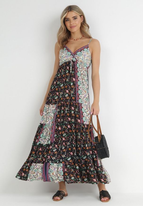 Born2be - Czarna Sukienka Olynome. Kolor: czarny. Materiał: wiskoza. Długość rękawa: na ramiączkach. Sezon: lato. Typ sukienki: kopertowe. Styl: boho. Długość: maxi