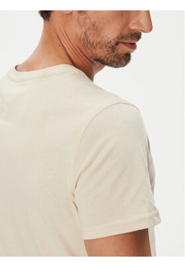 Tommy Jeans T-Shirt DM0DM04411 Beżowy Slim Fit. Kolor: beżowy. Materiał: bawełna