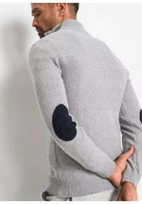 Sweter rozpinany z bawełny z recyklingu bonprix jasnoszary melanż. Typ kołnierza: kołnierzyk stójkowy. Kolor: szary. Materiał: bawełna, dzianina. Długość rękawa: długi rękaw. Długość: długie. Wzór: melanż #7