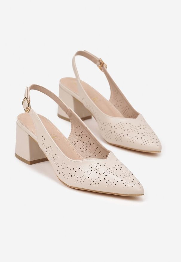 Renee - Beżowe Sandały Vices na Słupku Slingback z Ażurową Cholewką i Skórzaną Wkładką Tiranis. Okazja: na co dzień. Zapięcie: sprzączka. Kolor: beżowy. Materiał: skóra. Wzór: ażurowy. Sezon: lato. Obcas: na słupku. Styl: casual, klasyczny