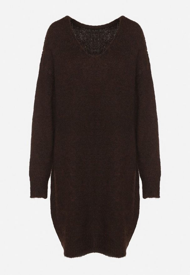 Born2be - Brązowa Dzianinowa Sukienka z Domieszką Wełny o Pudełkowym Kroju Esmerea. Okazja: na co dzień. Typ kołnierza: dekolt w kształcie V. Kolekcja: plus size. Kolor: brązowy. Materiał: dzianina, wełna. Długość rękawa: długi rękaw. Typ sukienki: dla puszystych. Styl: casual, klasyczny