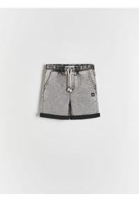 Reserved - Jeansowe szorty - jasnoszary. Kolor: szary. Materiał: jeans #1