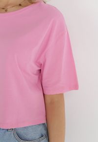 Born2be - Jasnoróżowy Krótki T-shirt Oversize Lilu. Okazja: na co dzień. Kolor: różowy. Materiał: tkanina, bawełna. Długość: krótkie. Sezon: lato, wiosna. Styl: elegancki, casual #5