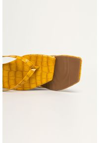 ANSWEAR - Answear - Japonki Mulanka. Kolor: żółty. Materiał: syntetyk, materiał, skóra ekologiczna, guma. Wzór: gładki. Obcas: na obcasie. Wysokość obcasa: niski #3