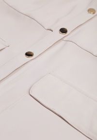 Renee - Beżowa Sukienka Utility o Koszulowym Kroju z Kieszonkami i Paskiem Materiałowym Niobella. Okazja: na spotkanie biznesowe, na co dzień. Kolor: beżowy. Materiał: materiał. Typ sukienki: koszulowe. Styl: klasyczny, biznesowy, casual, elegancki #8