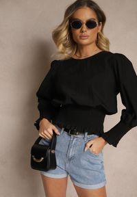 Renee - Czarna Bluzka z Wiskozą Ozdobiona Ściągaczami Tosara. Okazja: na co dzień. Kolor: czarny. Materiał: wiskoza. Długość rękawa: długi rękaw. Długość: długie. Wzór: aplikacja. Styl: casual