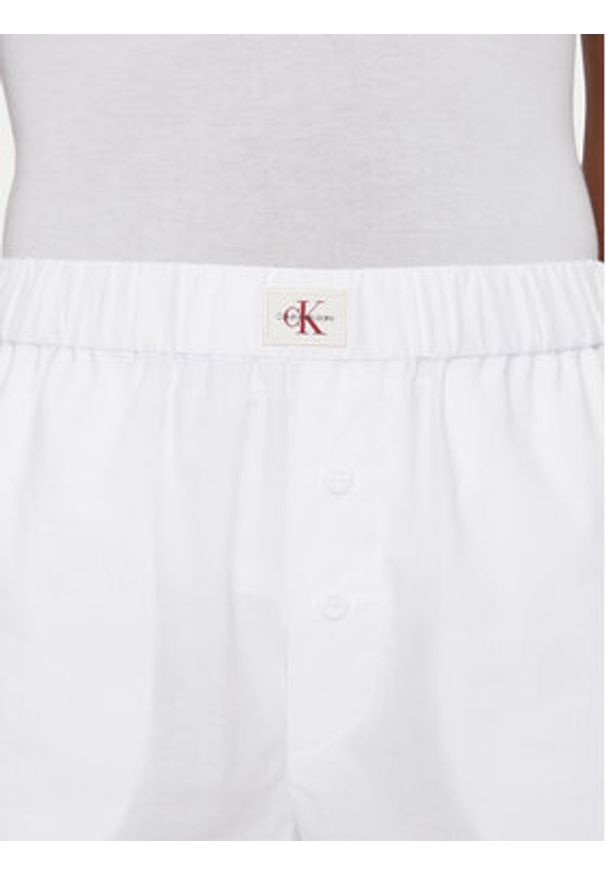 Calvin Klein Jeans Szorty materiałowe J20J225218 Biały Relaxed Fit. Kolor: biały. Materiał: bawełna