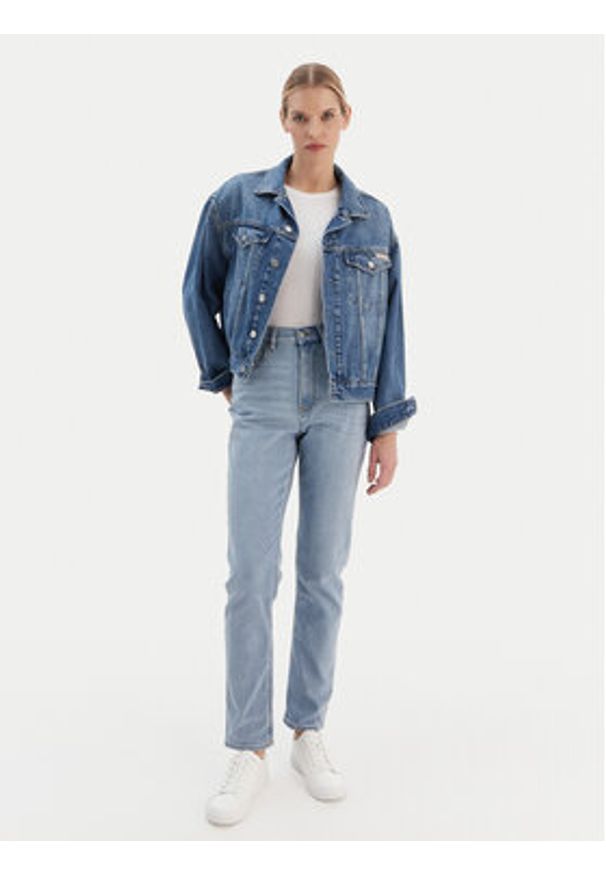 Calvin Klein Jeans Jeansy LV047E618G Niebieski Mom Fit. Kolor: niebieski
