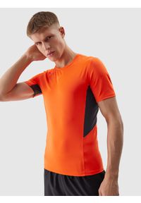 4f - Koszulka treningowa slim z materiałów z recyklingu męska - pomarańczowa. Kolor: pomarańczowy. Materiał: materiał. Długość rękawa: krótki rękaw. Długość: krótkie. Wzór: gładki, ze splotem. Sport: fitness