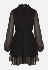 Born2be - Czarna Rozkloszowana Sukienka Siateczkowa z Bufiastymi Rękawami Isovana. Okazja: na co dzień. Kolor: czarny. Styl: casual, elegancki #3