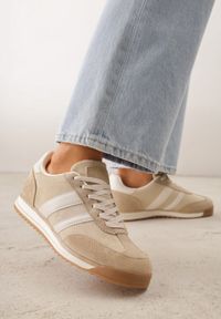 Born2be - Beżowe Sneakersy z Dwoma Paskami Evilirea. Nosek buta: okrągły. Zapięcie: pasek. Kolor: beżowy. Materiał: zamsz, skóra, materiał. Obcas: na obcasie. Wysokość obcasa: niski #1