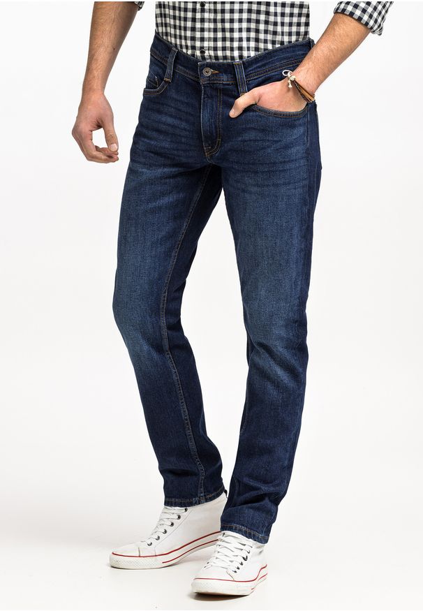 Mustang - MUSTANG OREGON SLIM MĘSKIE SPODNIE JEANSOWE JEANSY DŻINSY DENIM BLUE 1015041 5000 982. Okazja: na co dzień. Sezon: zima, lato. Styl: klasyczny, casual, elegancki, sportowy