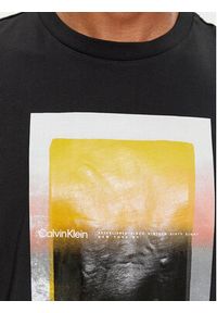 Calvin Klein T-Shirt Sense Layer K10K112394 Czarny Regular Fit. Kolor: czarny. Materiał: bawełna