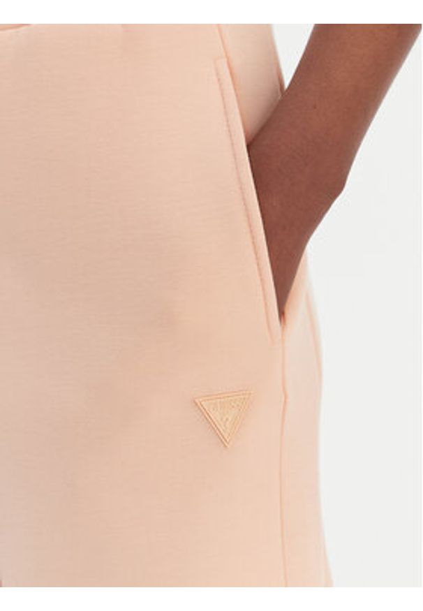 Guess Szorty sportowe V2YD10 K7UW2 Pomarańczowy Regular Fit. Kolor: pomarańczowy. Materiał: wiskoza