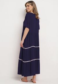 Born2be - Granatowa Bawełniana Sukienka z Krótkim Rękawem Camola. Kolekcja: plus size. Kolor: niebieski. Materiał: bawełna. Długość rękawa: krótki rękaw. Wzór: jednolity, aplikacja. Typ sukienki: dla puszystych. Styl: elegancki #4