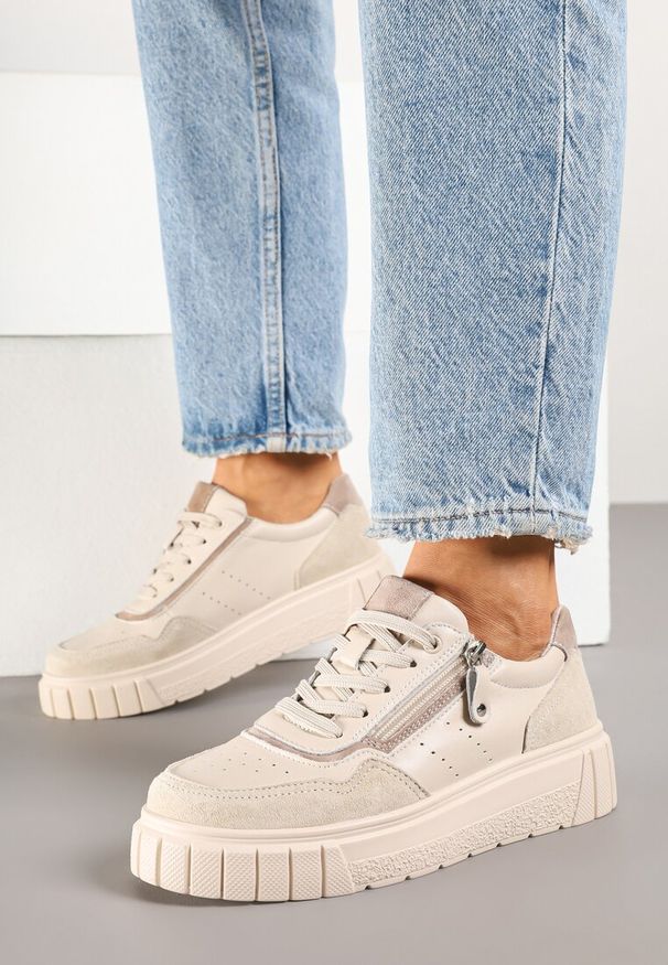 Renee - Beżowe Sneakersy ze Skóry Naturalnej z Ozdobnym Suwakiem Tilliraya. Okazja: na co dzień. Kolor: beżowy. Materiał: skóra. Wzór: aplikacja