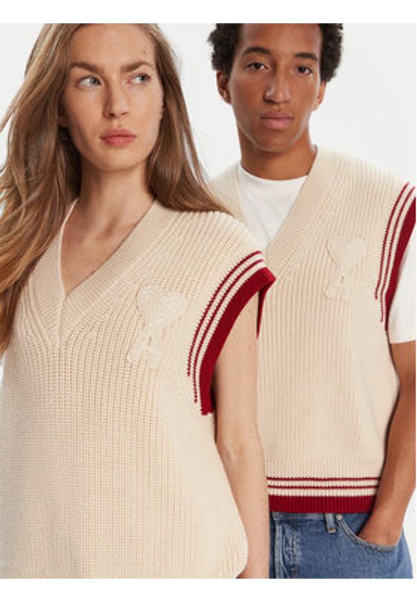 AMI PARIS Sweter UKS768.KN0068 Beżowy Regular Fit. Kolor: beżowy. Materiał: wełna