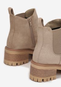 Born2be - Ciemnobeżowe Botki na Słupku Rona. Okazja: na co dzień. Kolor: beżowy. Materiał: jeans. Wzór: aplikacja. Obcas: na słupku. Styl: casual, klasyczny, elegancki. Wysokość obcasa: niski