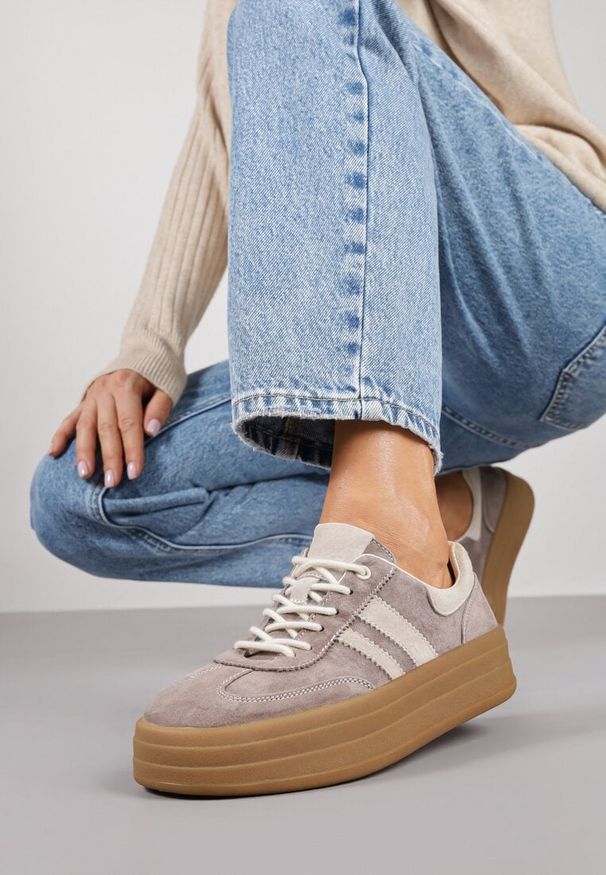 Born2be - Jasnobrązowe Zamszowe Sneakersy na Grubej Podeszwie z Paskami i Skórzaną Wkładką Felenne. Okazja: na co dzień. Zapięcie: pasek. Kolor: brązowy. Materiał: zamsz, skóra. Wzór: paski