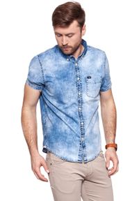 Lee - KOSZULA MĘSKA KRÓTKI RĘKAW RĘKAW LEE BUTTON DOWN SHIRT DAYLIGHT BLAZE L886PGRS. Typ kołnierza: button down. Materiał: jeans. Długość rękawa: krótki rękaw. Długość: krótkie #9