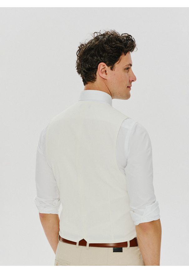 Pako Lorente - PAKO LORENTE – Beżowa dwurzędowa kamizelka męska. Okazja: na wesele, na ślub cywilny. Kolor: czerwony, brązowy, szary, beżowy. Styl: młodzieżowy, elegancki