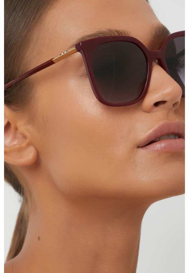 Burberry Okulary przeciwsłoneczne 0BE4347 damskie kolor brązowy. Kolor: brązowy