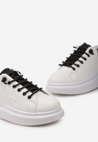 Born2be - Biało-Czarne Sneakersy Elenaya. Kolor: biały. Materiał: skóra ekologiczna. Obcas: na platformie