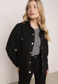 Born2be - Czarna Bawełniana Kurtka Jeansowa o Koszulowym Kroju na Napy Yrelola. Okazja: na co dzień, do pracy. Kolor: czarny. Materiał: jeans, bawełna. Długość: długie. Styl: casual, klasyczny #8