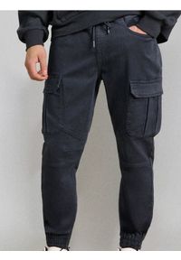 Sinsay - Jeansy regular jogger cargo - niebieski. Kolor: niebieski #1