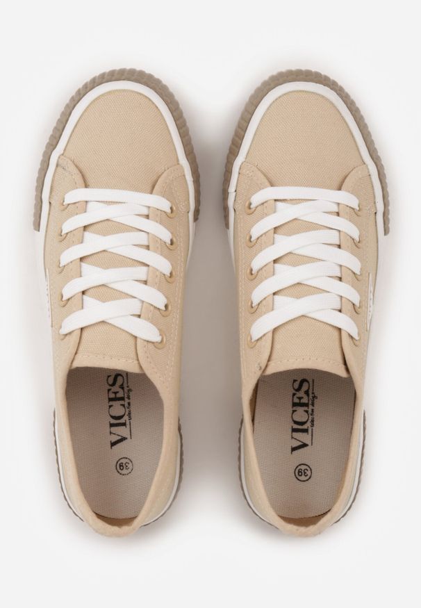 Born2be - Beżowe Trampki VICES na Grubej Podeszwie z Tłoczeniami z Trójkątną Aplikacją Bolirea. Nosek buta: okrągły. Zapięcie: sznurówki. Kolor: beżowy. Materiał: materiał. Wzór: aplikacja. Obcas: na obcasie. Wysokość obcasa: niski