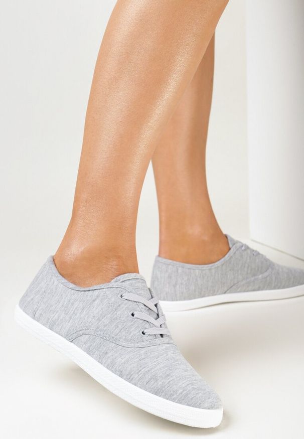 Born2be - Szare Tenisówki z Krótkim Sznurowaniem Aimena. Kolor: szary