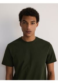 Reserved - T-shirt regular fit - zielony. Kolor: zielony. Materiał: bawełna, dzianina