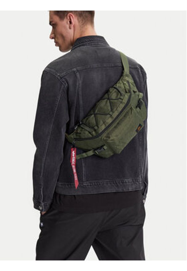 Alpha Industries Saszetka nerka 156949 Khaki. Kolor: brązowy. Materiał: materiał
