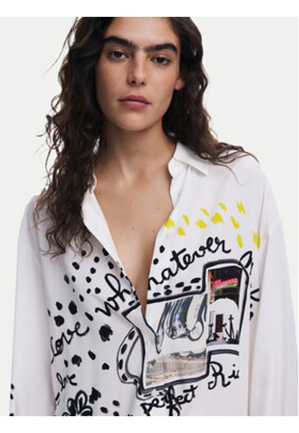 Desigual Koszula Persefone 25SWCW41 Biały Loose Fit. Kolor: biały. Materiał: wiskoza