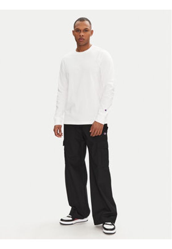 Champion Longsleeve 221164 Biały Loose Fit. Kolor: biały. Materiał: bawełna. Długość rękawa: długi rękaw