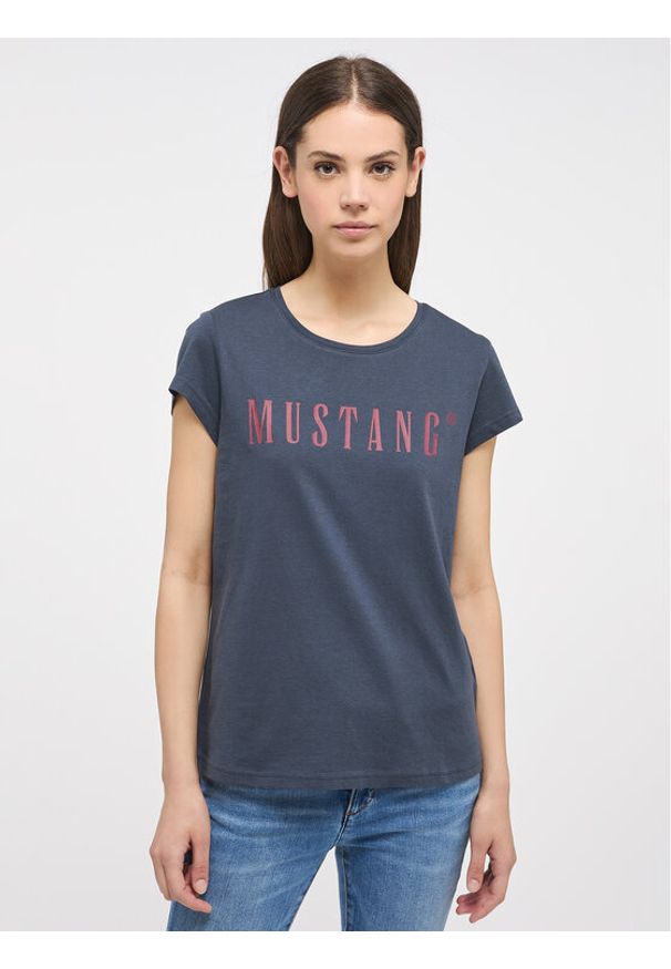 Mustang T-Shirt Alina 1013222 Granatowy Regular Fit. Kolor: niebieski. Materiał: bawełna