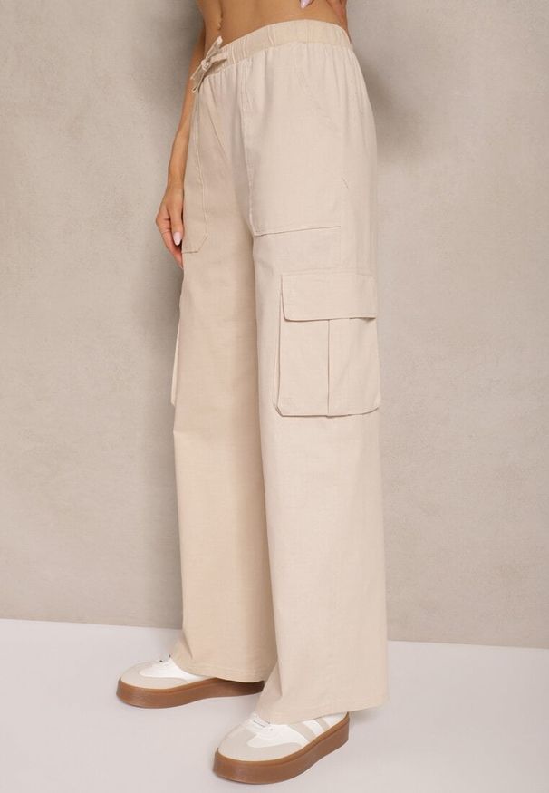 Renee - Beżowe Spodnie z Bawełny o Szerokim Kroju Cargo High Waist Katienne. Okazja: na spacer, na co dzień. Stan: podwyższony. Kolor: beżowy. Materiał: bawełna. Styl: casual