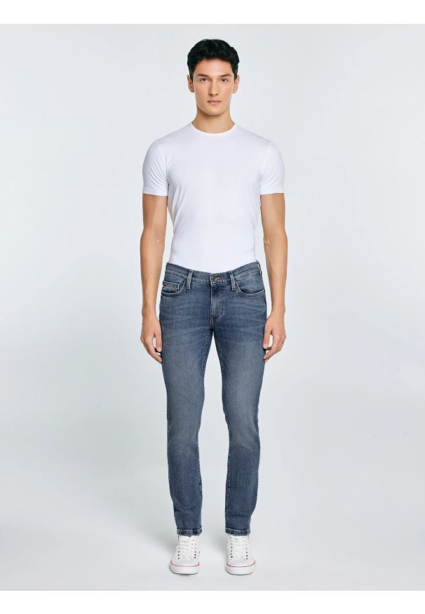 Big-Star - Jeansy męskie dopasowane niebieskie Terry Slim 331. Stan: obniżony. Kolor: niebieski. Styl: klasyczny