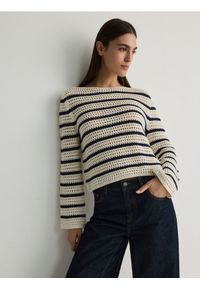 Reserved - Ażurowy sweter w paski - wielobarwny. Materiał: bawełna, dzianina. Wzór: paski, ażurowy