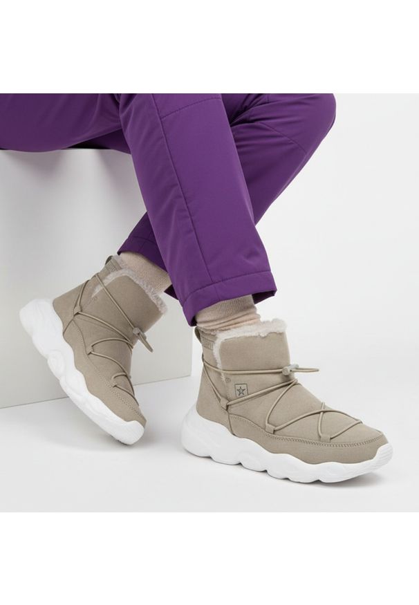 Big-Star - Beżowe Botki Big Star Damskie Ocieplane Buty. Okazja: na co dzień, na spacer. Zapięcie: bez zapięcia. Kolor: beżowy. Materiał: materiał, futro. Szerokość cholewki: normalna. Obcas: na platformie. Styl: casual