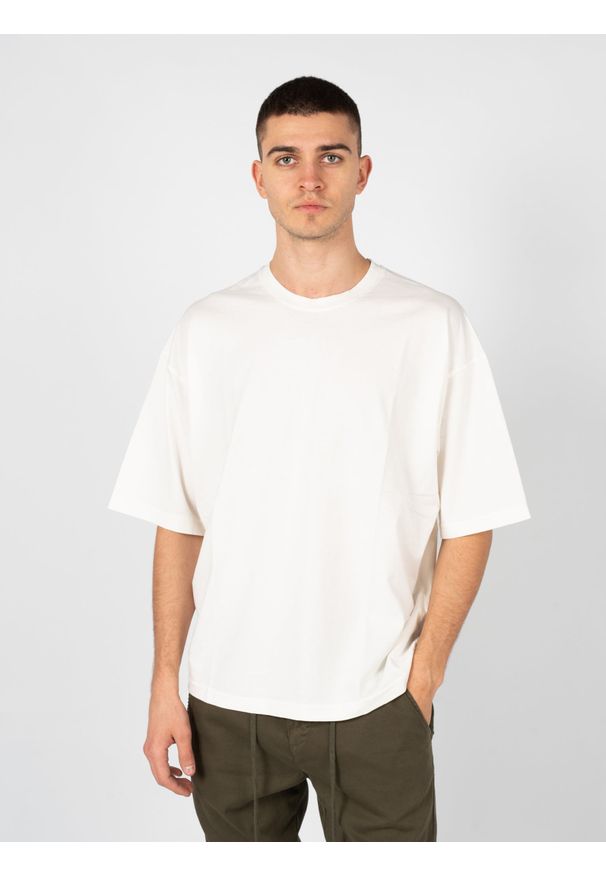 Xagon T-shirt "Over" | A23082ZX99JE | Mężczyzna | Kremowy. Kolor: kremowy. Materiał: bawełna